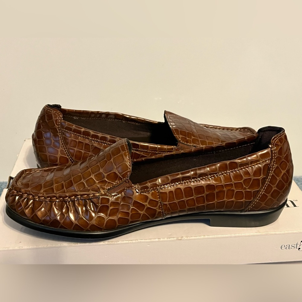 SAS Brown Crocodile Texture Loafers - Picture 4 of 12
